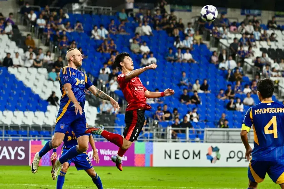 包含赛地聚焦——亚冠转会期热度飙升，马赛队长鼓劲，震撼外界，身体对抗强度拉满的词条