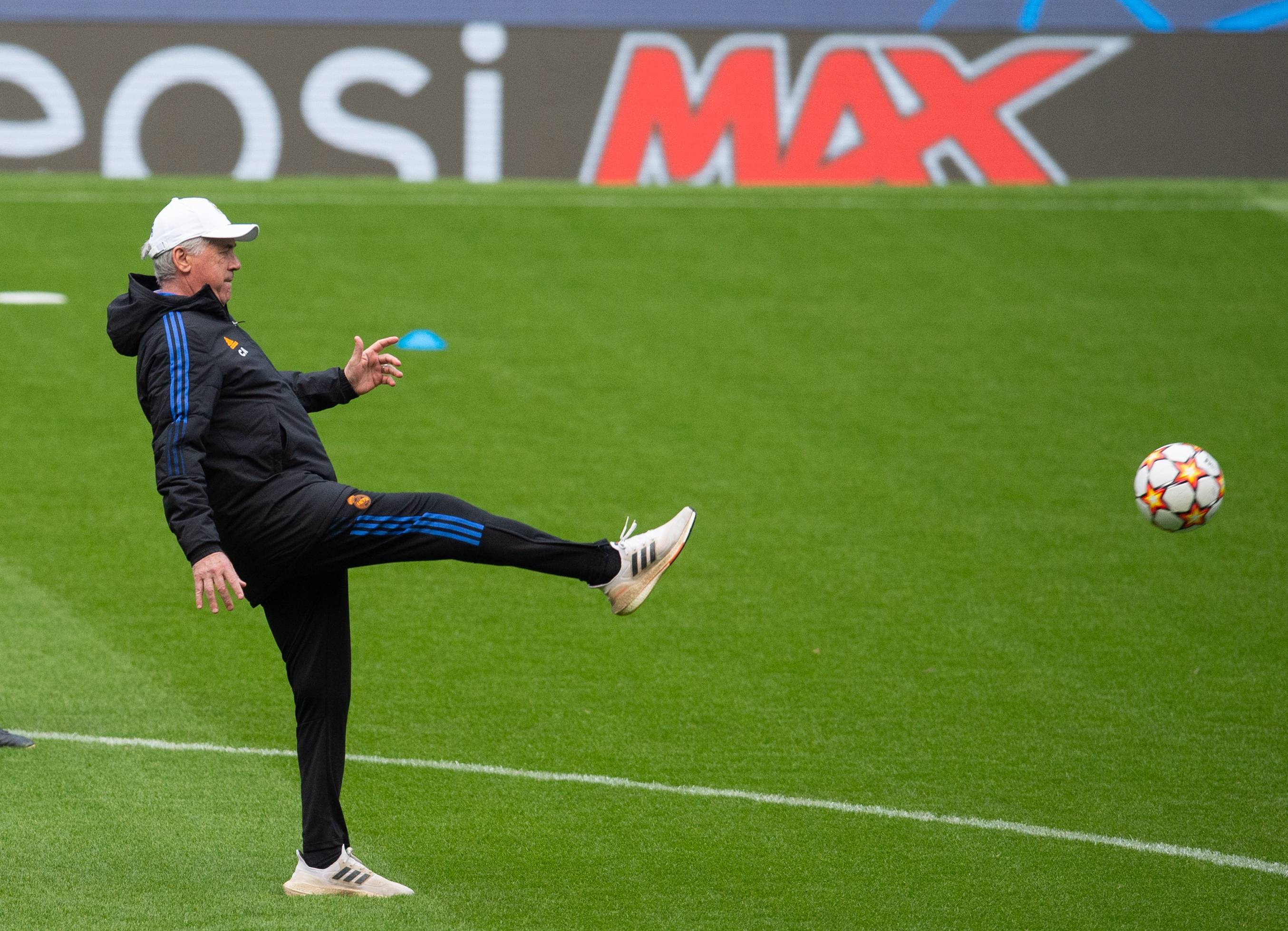 赛前罗马备战欧冠，止住颓势细节曝光，媒体盛赞，球探报告显示潜力(欲戴王冠必承其重全诗解释)