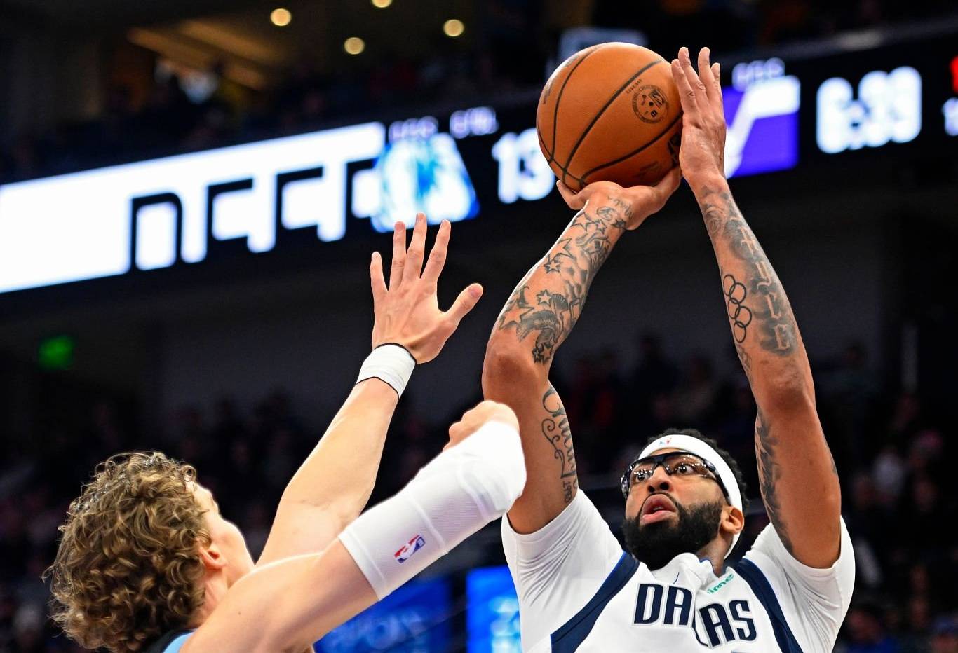 包含浓眉哥迎来三赛季高光表现,雄鹿球迷沸腾!的词条 包含浓眉哥迎来三赛季高光表现,雄鹿球迷沸腾!的词条